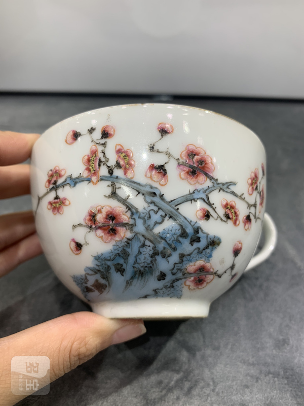 民国粉彩梅花纹把杯一组四件 - 图24